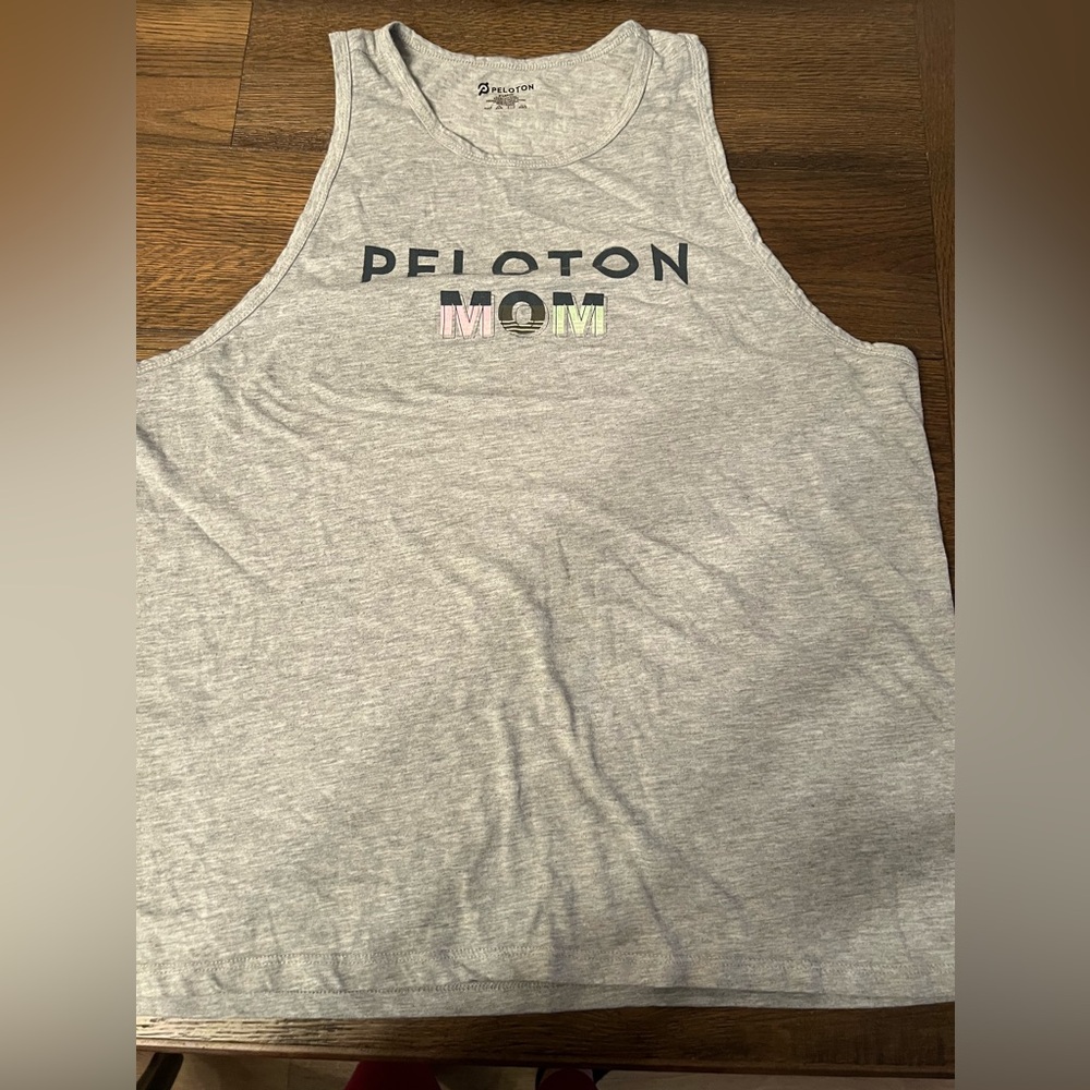 Peloton mom workout tank.